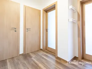 Pronájem bytu 2+kk, Praha, Ruská, 47 m2