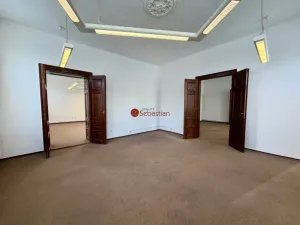 Pronájem kanceláře, Pardubice - Zelené Předměstí, třída Míru, 182 m2