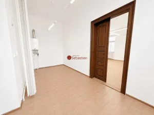 Pronájem kanceláře, Pardubice - Zelené Předměstí, třída Míru, 182 m2