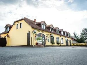 Prodej obchodního prostoru, Břežany I, 590 m2