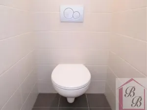 Prodej bytu 1+kk, Praha - Háje, Hlavatého, 27 m2