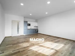 Pronájem bytu 1+kk, Praha - Michle, U plynárny, 31 m2