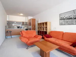 Pronájem bytu 1+kk, Praha - Vysočany, Pešlova, 41 m2