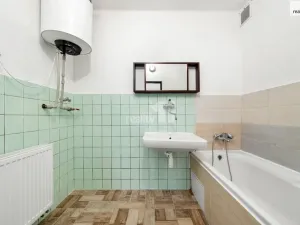 Prodej bytu 3+1, Veltruby, Bytovky, 88 m2