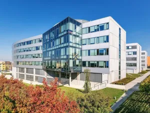 Pronájem kanceláře, Praha - Nusle, Na hřebenech II, 1577 m2