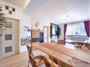 Prodej bytu 4+1, Aš, Skřivánčí, 75 m2