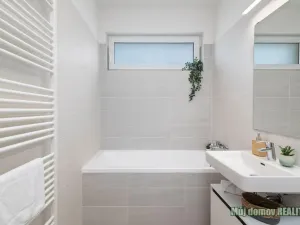 Pronájem bytu 2+kk, Praha - Hloubětín, Laponská, 49 m2