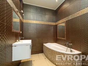 Prodej obchodního prostoru, Vrchlabí, Pražská, 265 m2