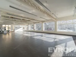 Prodej komerční nemovitosti, Vrchlabí, Pražská, 1800 m2
