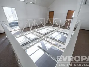 Prodej komerční nemovitosti, Vrchlabí, Pražská, 1800 m2