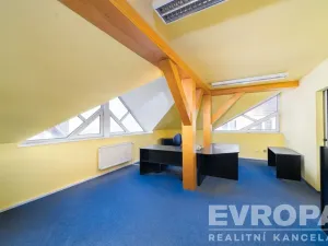 Prodej komerční nemovitosti, Vrchlabí, Pražská, 1800 m2