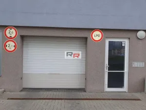 Pronájem garážového stání, Olomouc - Povel, Peškova, 13 m2
