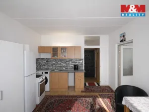 Prodej bytu 1+1, Karlovy Vary - Stará Role, Školní, 35 m2