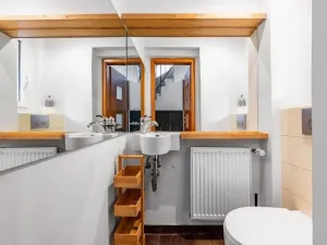 Pronájem rodinného domu, Praha - Kobylisy, Sedlecká, 200 m2