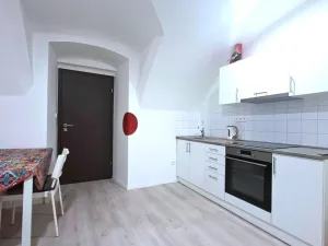 Pronájem bytu 2+kk, Benešov, Masarykovo náměstí, 44 m2