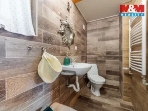 Prodej rodinného domu, Libá, 228 m2