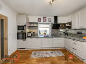 Prodej rodinného domu, Koloveč, nám. Svobody, 160 m2