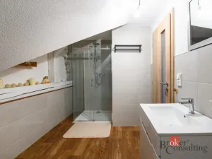 Prodej rodinného domu, Koloveč, nám. Svobody, 160 m2