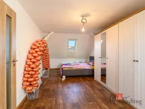 Prodej rodinného domu, Koloveč, nám. Svobody, 160 m2