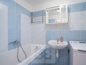 Pronájem bytu 1+kk, Praha - Kbely, Herlíkovická, 30 m2