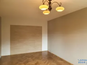 Prodej bytu 2+1, Karlovy Vary, Ostrovská, 58 m2