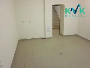 Pronájem obchodního prostoru, Karlovy Vary, Krále Jiřího, 19 m2