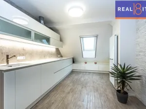 Prodej bytu 4+kk, Praha, Semilská, 139 m2