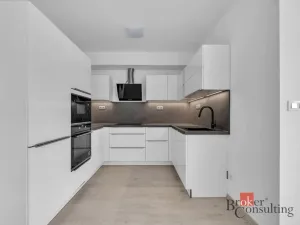 Pronájem bytu 2+kk, Hradec Králové - Třebeš, Pod Svahem, 64 m2