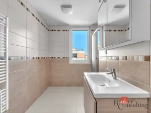 Pronájem bytu 2+kk, Hradec Králové - Třebeš, Pod Svahem, 64 m2