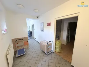 Pronájem kanceláře, Praha - Kunratice, Vídeňská, 350 m2