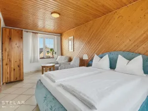 Prodej apartmánu, Štítary, 665 m2