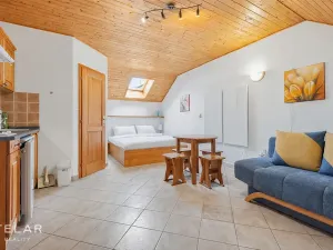 Prodej apartmánu, Štítary, 665 m2