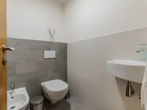 Pronájem bytu 5+kk, Praha - Podolí, Na hřebenech II, 172 m2