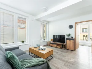 Pronájem bytu 2+kk, Praha, Plzeňská, 48 m2