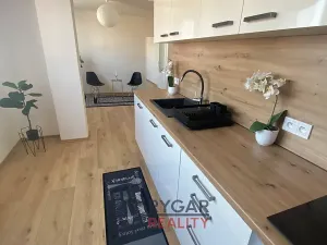 Prodej bytu 3+1, Praha - Modřany, U zastávky, 60 m2