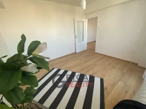 Prodej bytu 3+1, Praha - Modřany, U zastávky, 60 m2