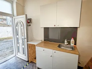 Pronájem atypického bytu, Pardubice, Jana Palacha, 19 m2