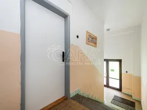 Prodej bytu 1+kk, Kralupy nad Vltavou - Lobeček, nám. Mládežníků, 26 m2