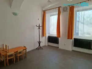 Pronájem restaurace, Žandov, Náměstí, 200 m2