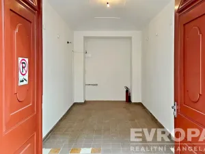 Pronájem garáže, Praha - Vinohrady, Jagellonská, 18 m2