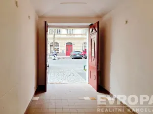 Pronájem garáže, Praha - Vinohrady, Jagellonská, 18 m2