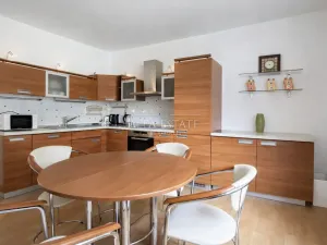 Pronájem bytu 3+1, Karlovy Vary, Mariánskolázeňská, 108 m2