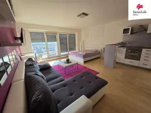 Pronájem bytu 1+kk, Praha - Vysočany, Na Harfě, 43 m2