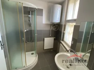 Pronájem bytu 2+kk, Opava - Předměstí, Komárovská, 33 m2