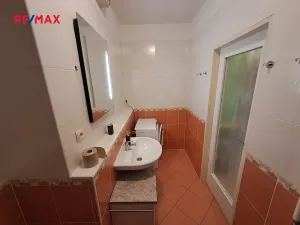 Pronájem bytu 1+kk, Praha - Vysočany, Pod Harfou, 42 m2