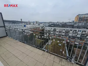 Pronájem bytu 1+kk, Praha - Vysočany, Pod Harfou, 42 m2