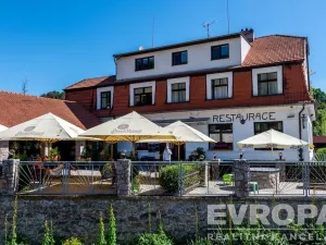 Prodej komerční nemovitosti, Srbsko, K Přívozu, 458 m2