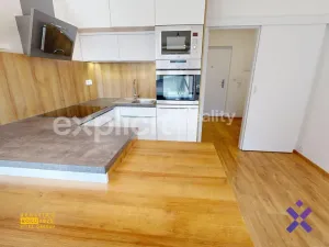 Pronájem bytu 2+kk, Zlín, Hřebíčkova, 42 m2