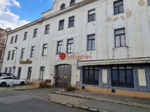 Pronájem garážového stání, Pardubice - Zelené Předměstí, Hlaváčova, 10 m2