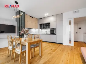 Prodej bytu 2+kk, Praha - Smíchov, Podbělohorská, 61 m2